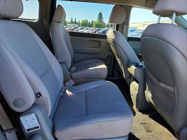 2016 KIA SEDONA LX - Middle-low