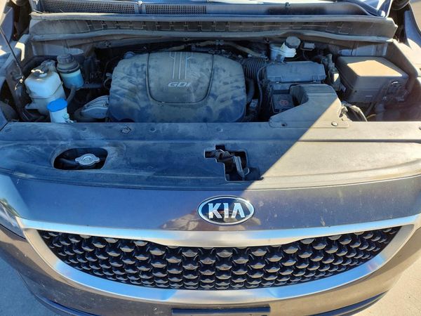 2016 KIA SEDONA LX - Middle-low