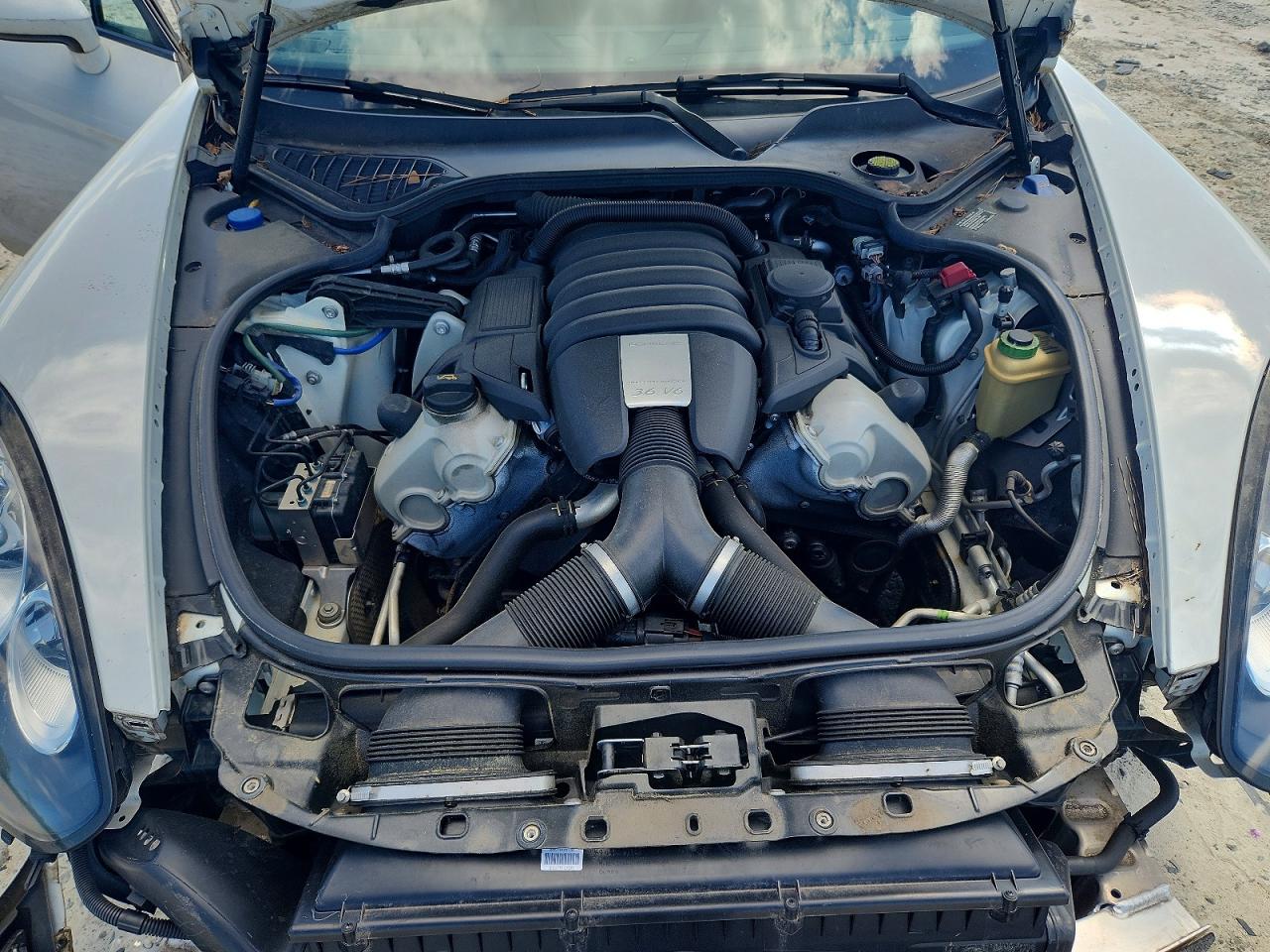 2016 PORSCHE PANAMERA Base (2WD), 4 (4WD)
