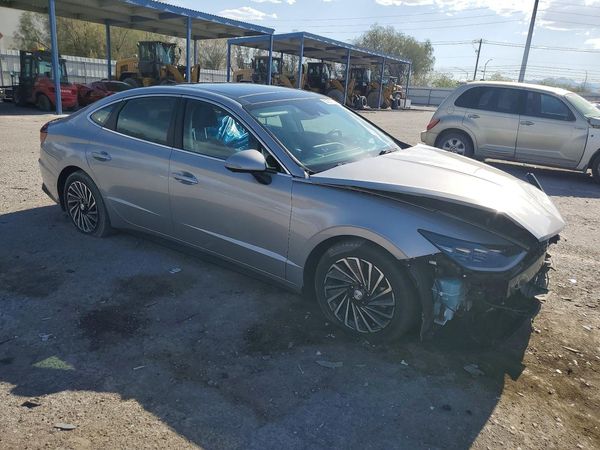 2023 HYUNDAI SONATA Limited — Passenger 3/4