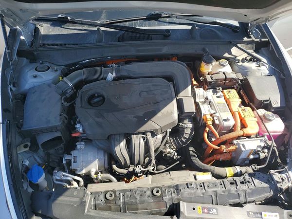 2023 HYUNDAI SONATA Limited — Engine bay
