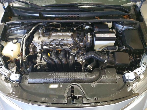 2021 TOYOTA COROLLA LE — Engine bay