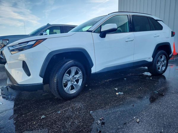 2023 TOYOTA RAV4 LE