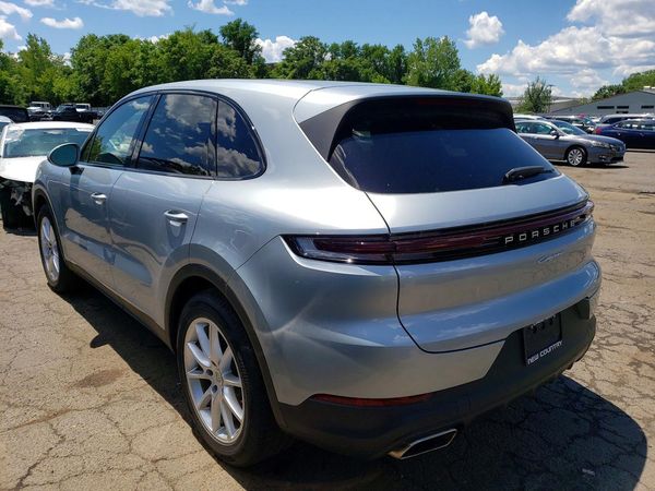 2024 PORSCHE CAYENNE