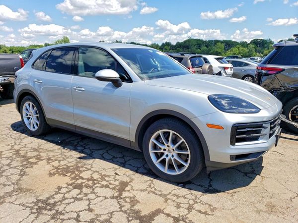 2024 PORSCHE CAYENNE