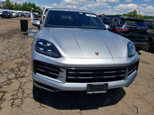 2024 PORSCHE CAYENNE