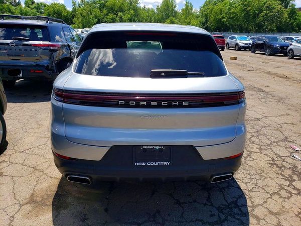 2024 PORSCHE CAYENNE