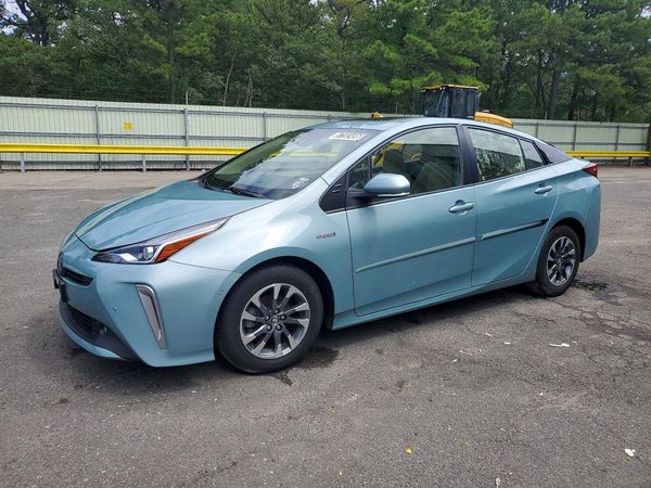 2022 TOYOTA PRIUS