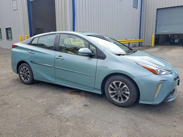 2022 TOYOTA PRIUS