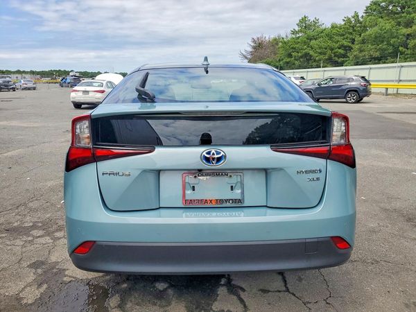 2022 TOYOTA PRIUS