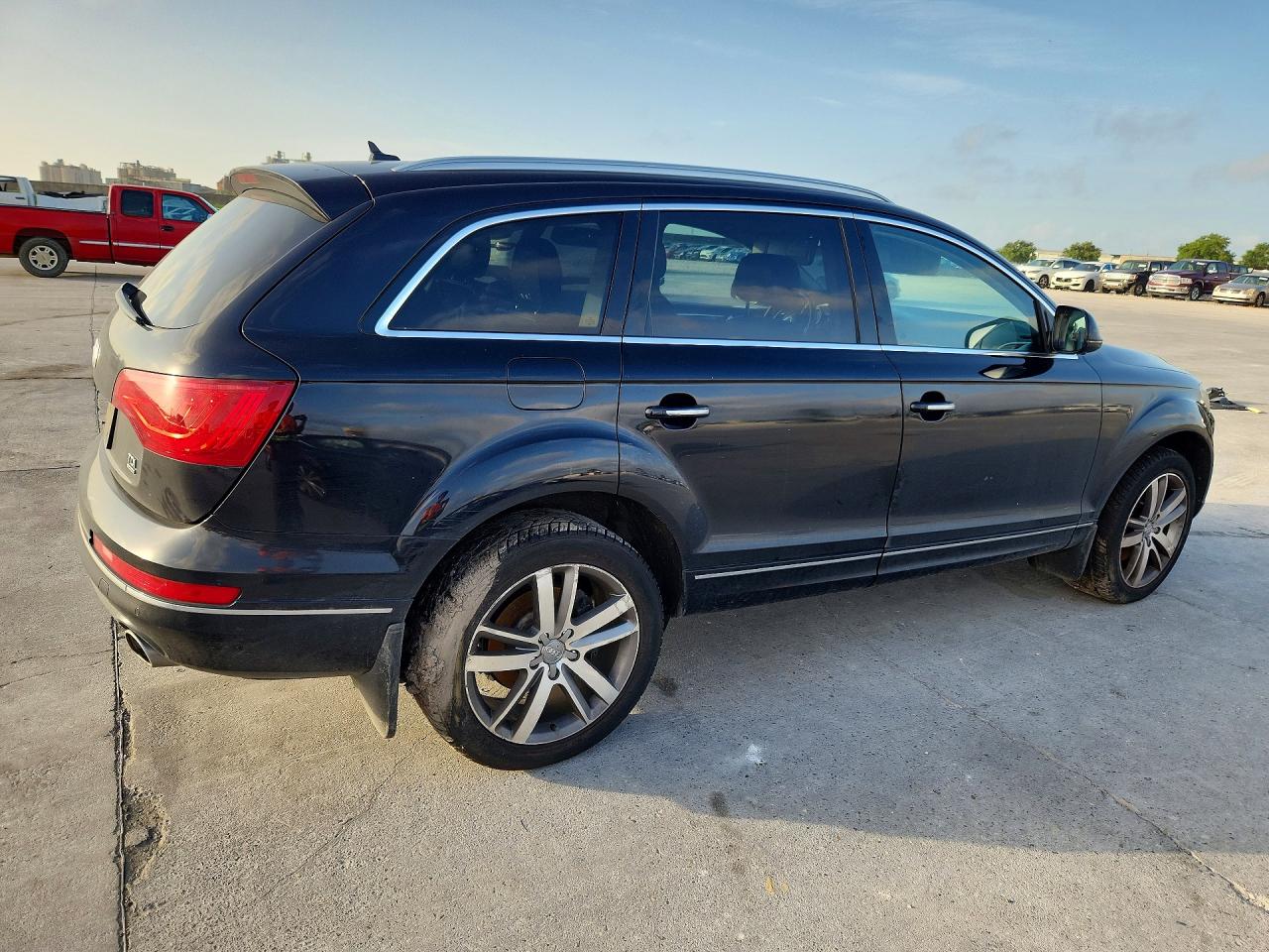 2013 AUDI Q7 Premium Plus