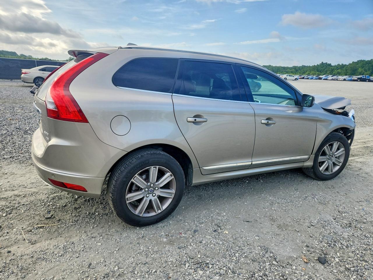 2016 VOLVO XC60