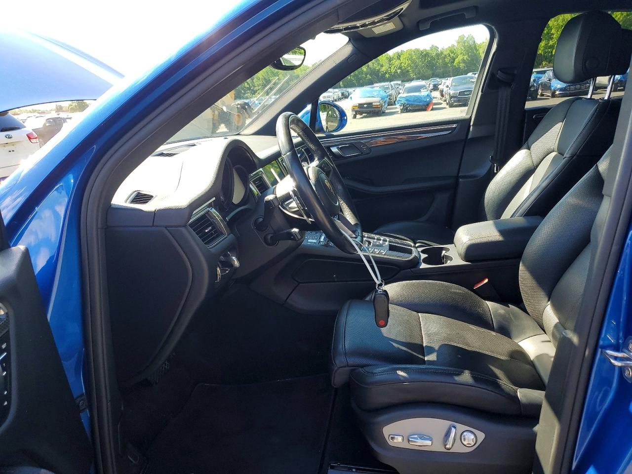 2017 PORSCHE MACAN