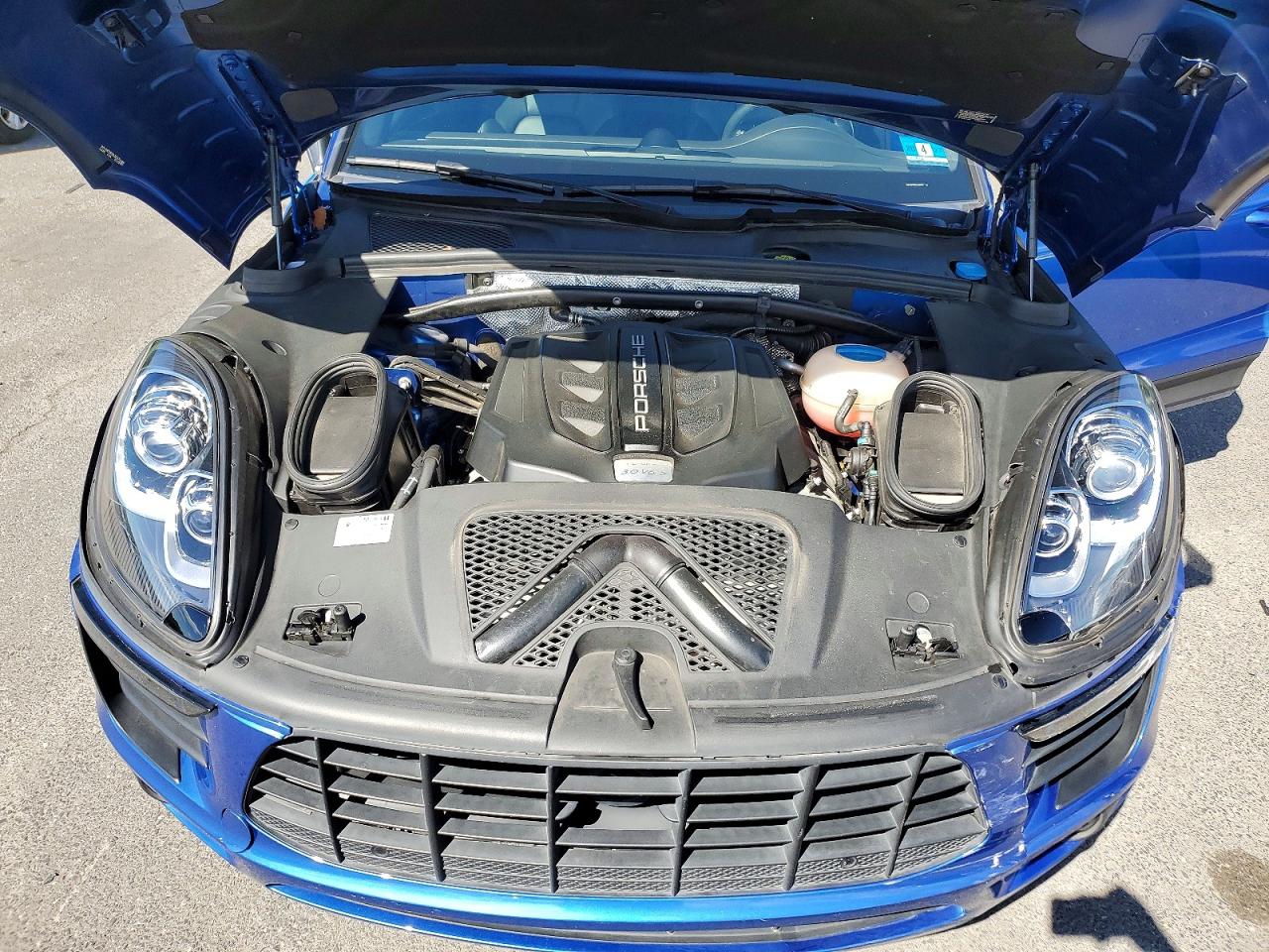 2017 PORSCHE MACAN