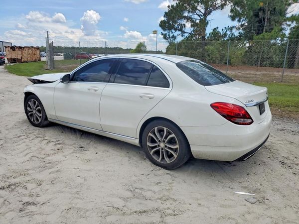 2016 MERCEDES-BENZ C C300