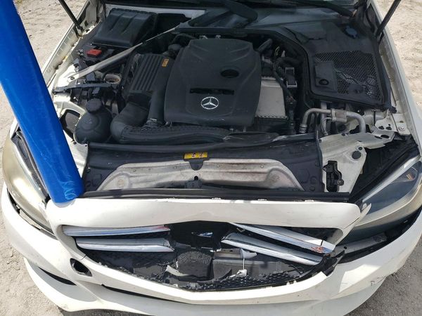 2016 MERCEDES-BENZ C C300