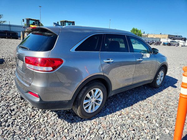 2016 KIA SORENTO L / LX