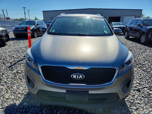 2016 KIA SORENTO L / LX
