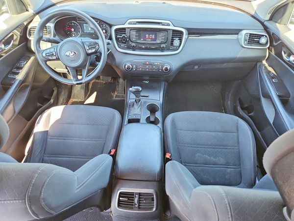 2016 KIA SORENTO L / LX
