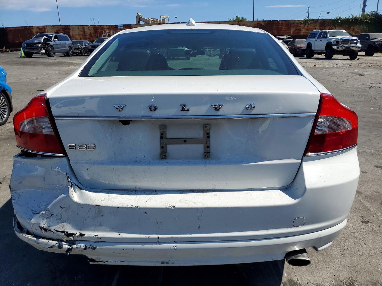 2011 VOLVO S80