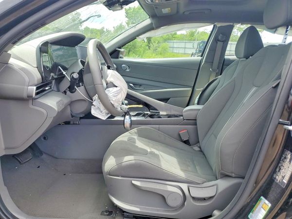 2024 HYUNDAI ELANTRA SEL w/ Convenience Pkg