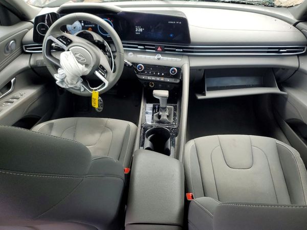 2024 HYUNDAI ELANTRA SEL w/ Convenience Pkg