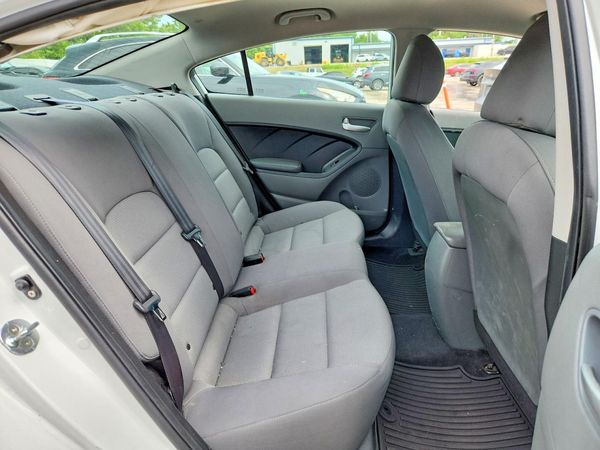 2017 KIA FORTE LX Base