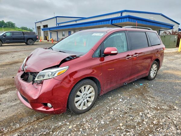 2015 TOYOTA SIENNA