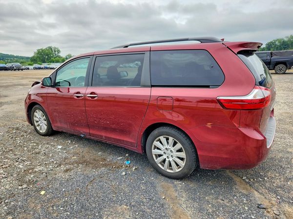2015 TOYOTA SIENNA