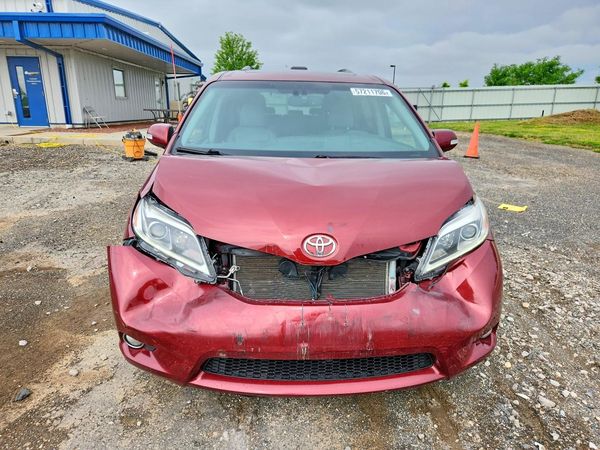 2015 TOYOTA SIENNA