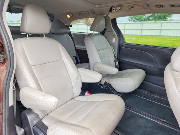 2015 TOYOTA SIENNA