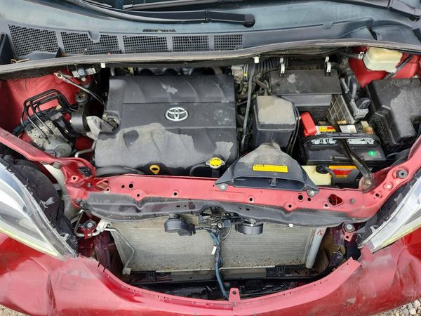 2015 TOYOTA SIENNA