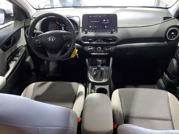 2023 HYUNDAI KONA SE