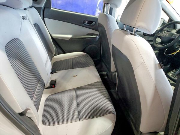 2023 HYUNDAI KONA SE