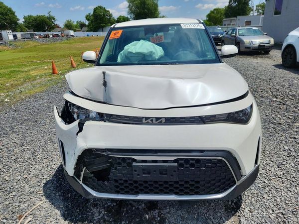 2023 KIA SOUL LX, S