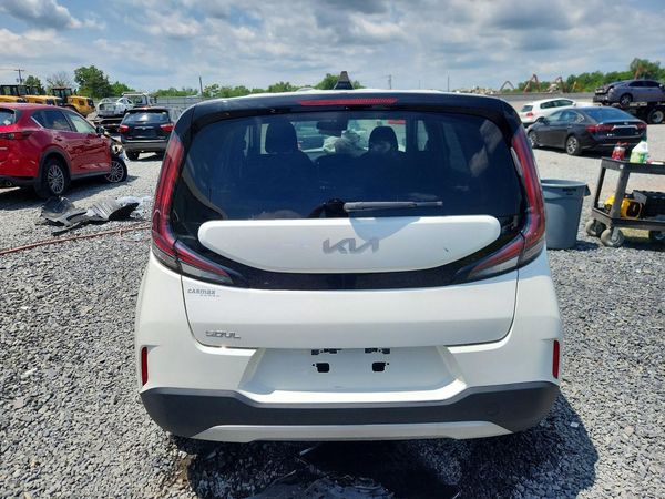 2023 KIA SOUL LX, S