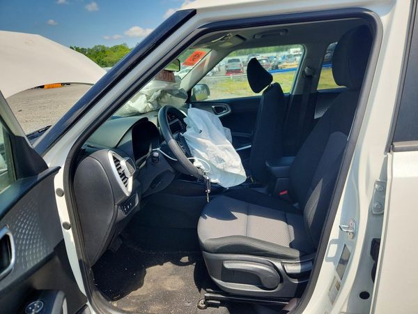 2023 KIA SOUL LX, S