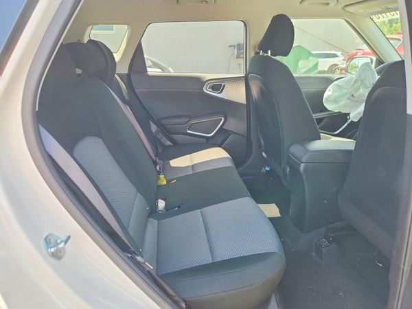2023 KIA SOUL LX, S