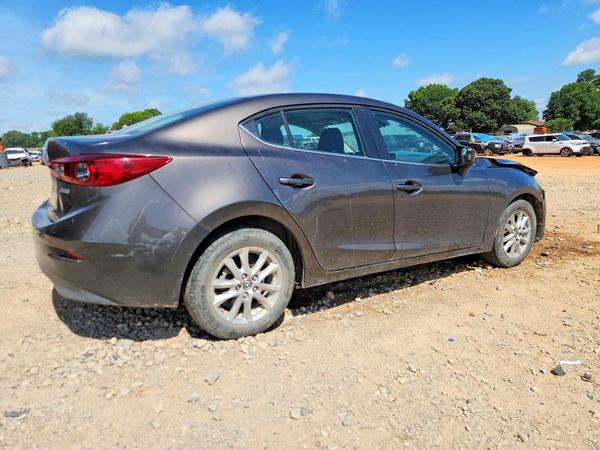 2016 MAZDA 3