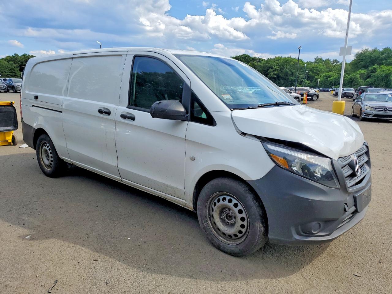 2018 MERCEDES-BENZ METRIS