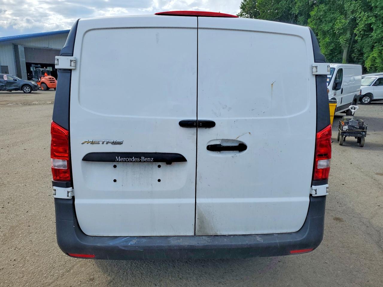 2018 MERCEDES-BENZ METRIS