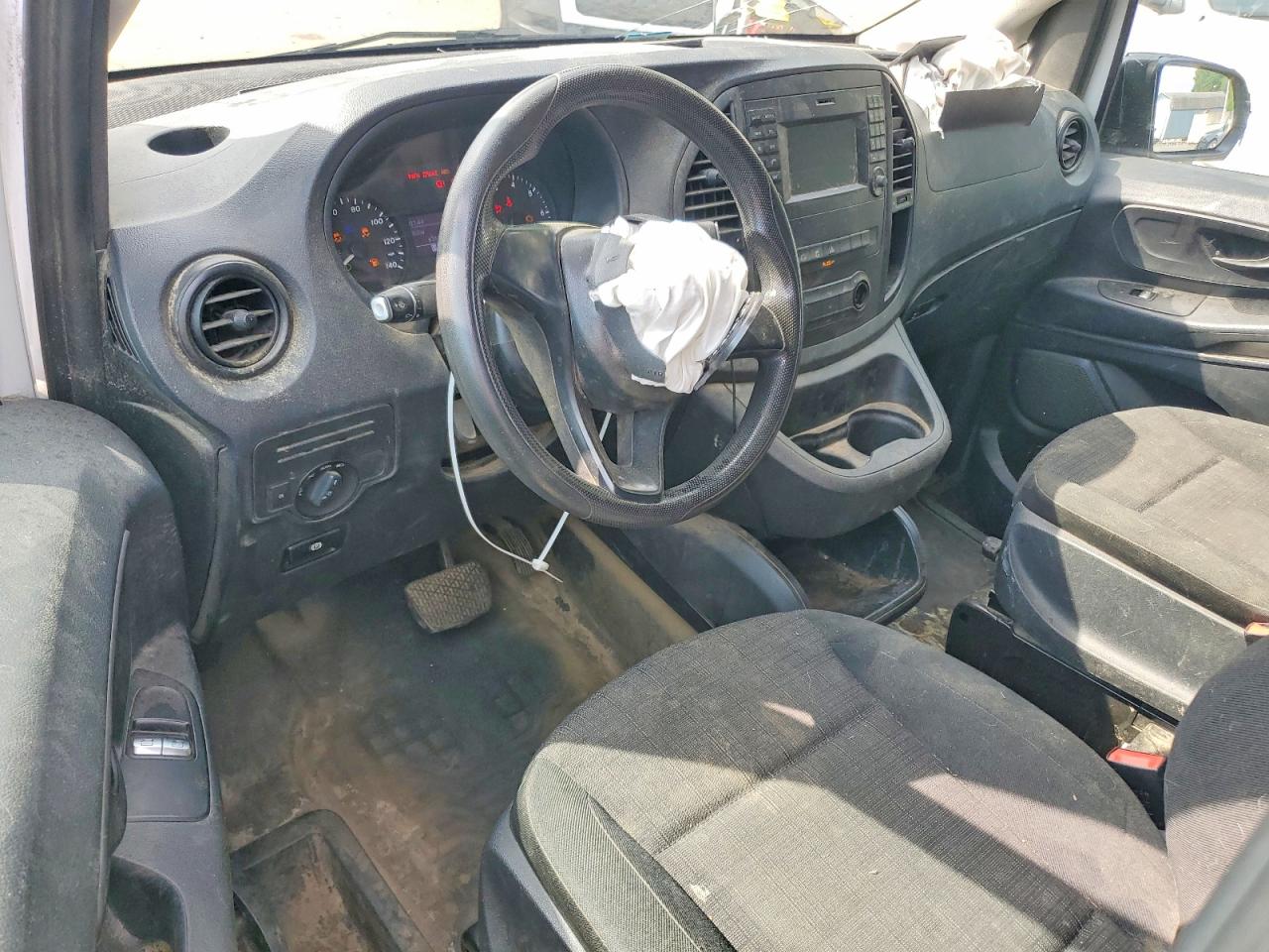 2018 MERCEDES-BENZ METRIS