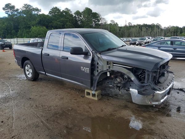 2024 RAM 1500 CLASSIC SLT / Warlock
