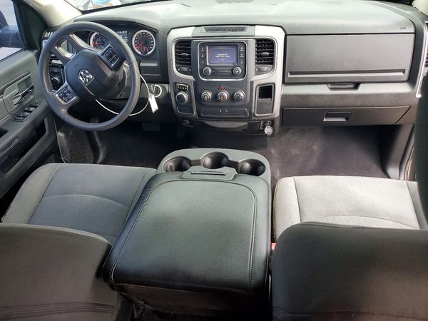 2024 RAM 1500 CLASSIC SLT / Warlock