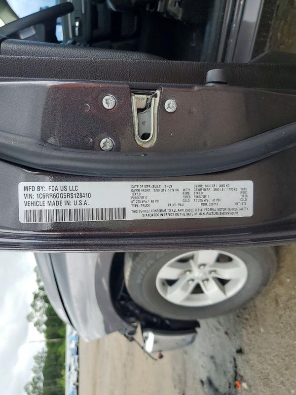 2024 RAM 1500 CLASSIC SLT / Warlock