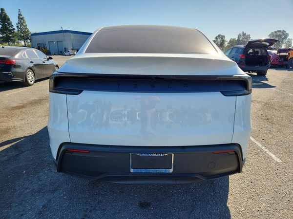 2026 TESLA MODEL Y