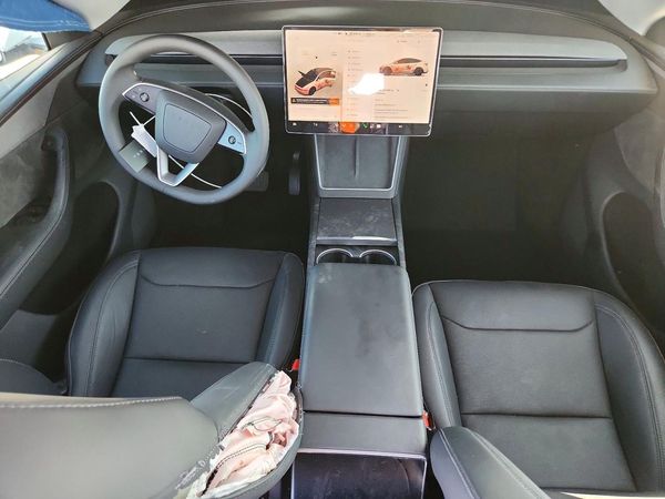2026 TESLA MODEL Y