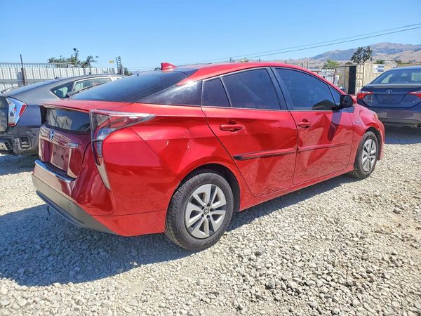 2016 TOYOTA PRIUS