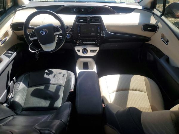 2016 TOYOTA PRIUS