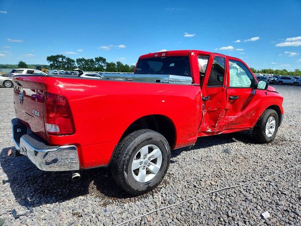 2024 RAM 1500 CLASSIC SLT / Warlock